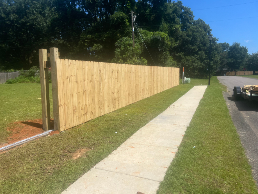 6Ft Privacy Fence with Rolling Gate in Grand Bay, AL